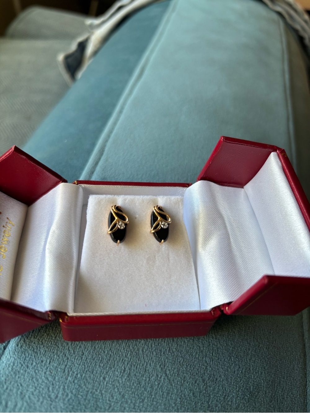 14K Gold and Onyx Stud Earrings with a Diamond center